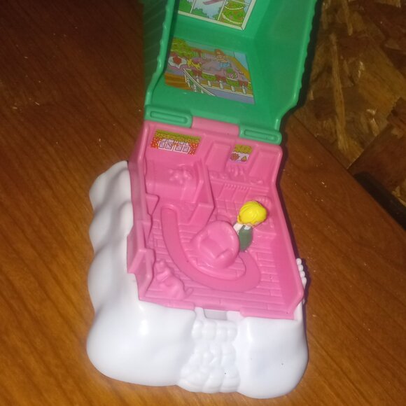 Vintage 1995 Bluebird Polly Pocket Christmas Winter Cabin - Picture 5 of 10